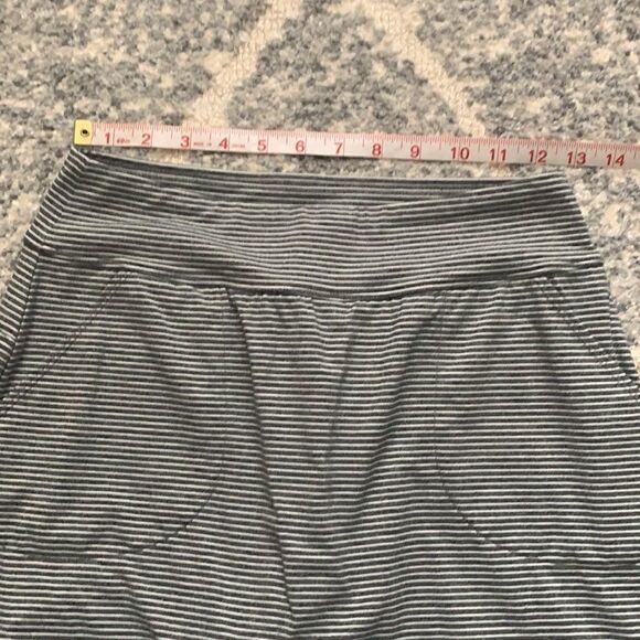 Aventura Gray and White Striped Kineta Skort with Front Pockets Sz XS - Picture 10 of 11